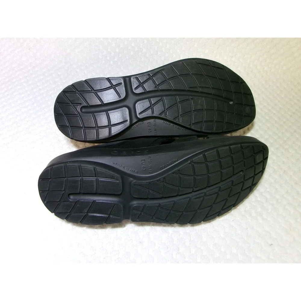 OOFOS OOmg Oocloog Black Recovery Shoes Mens 10 Womens 12 EU 43 Adjustable Strap